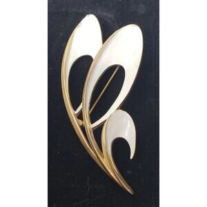 Vintage Trifari Brooch White Enamel Gold Tone Modernist Floral Leaf Design